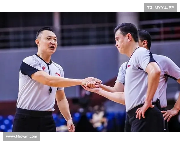 苏群与李根齐夸张镇麟:抢五大爆发,展现全面能力 苏群与李根齐夸张镇麟:抢五大爆发,展现全面能力